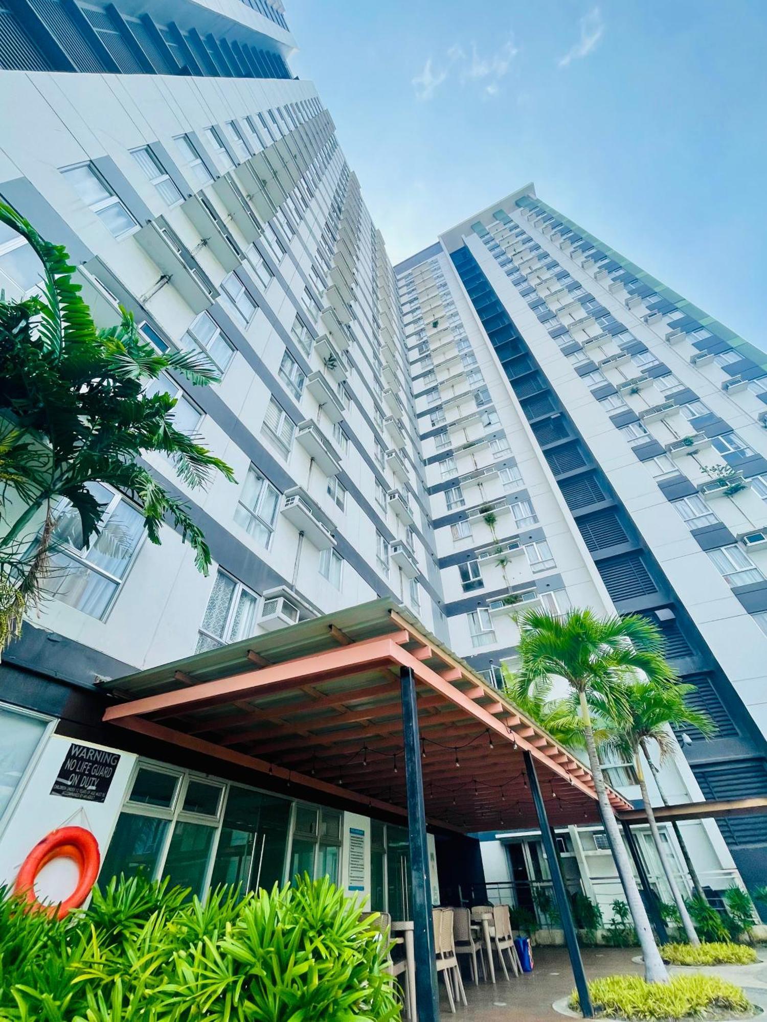 2-Bedroom Condo Unit With Balcony At Centrio Tower Beside Ayala Centrio Mall Downtown Cdo كاجايان دي أورو المظهر الخارجي الصورة