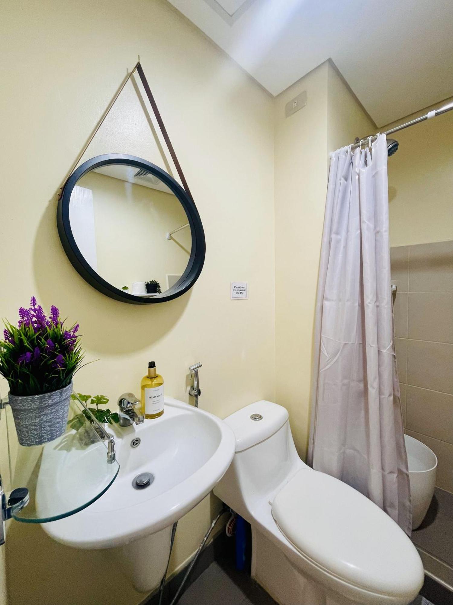 2-Bedroom Condo Unit With Balcony At Centrio Tower Beside Ayala Centrio Mall Downtown Cdo كاجايان دي أورو المظهر الخارجي الصورة