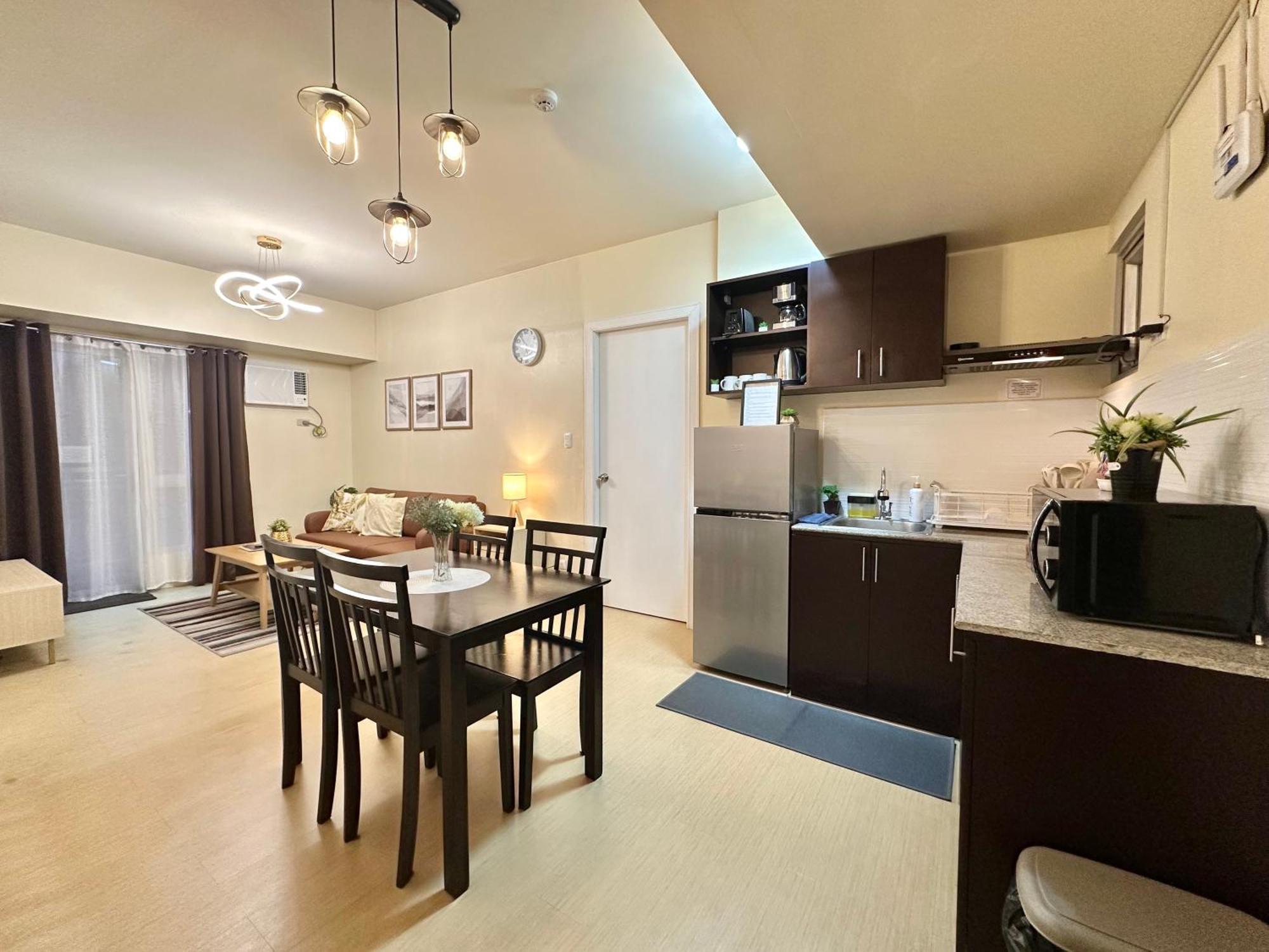 2-Bedroom Condo Unit With Balcony At Centrio Tower Beside Ayala Centrio Mall Downtown Cdo كاجايان دي أورو المظهر الخارجي الصورة