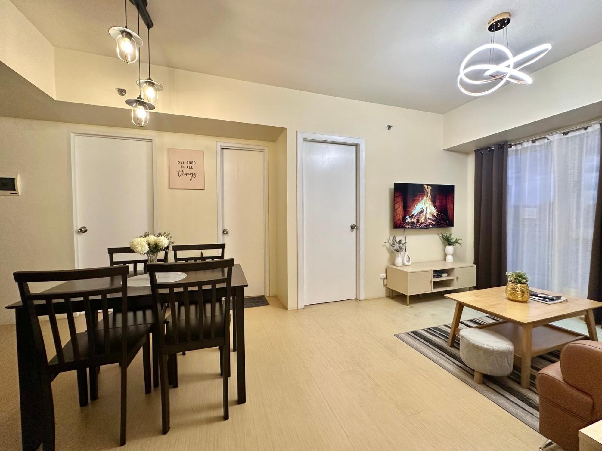 2-Bedroom Condo Unit With Balcony At Centrio Tower Beside Ayala Centrio Mall Downtown Cdo كاجايان دي أورو المظهر الخارجي الصورة