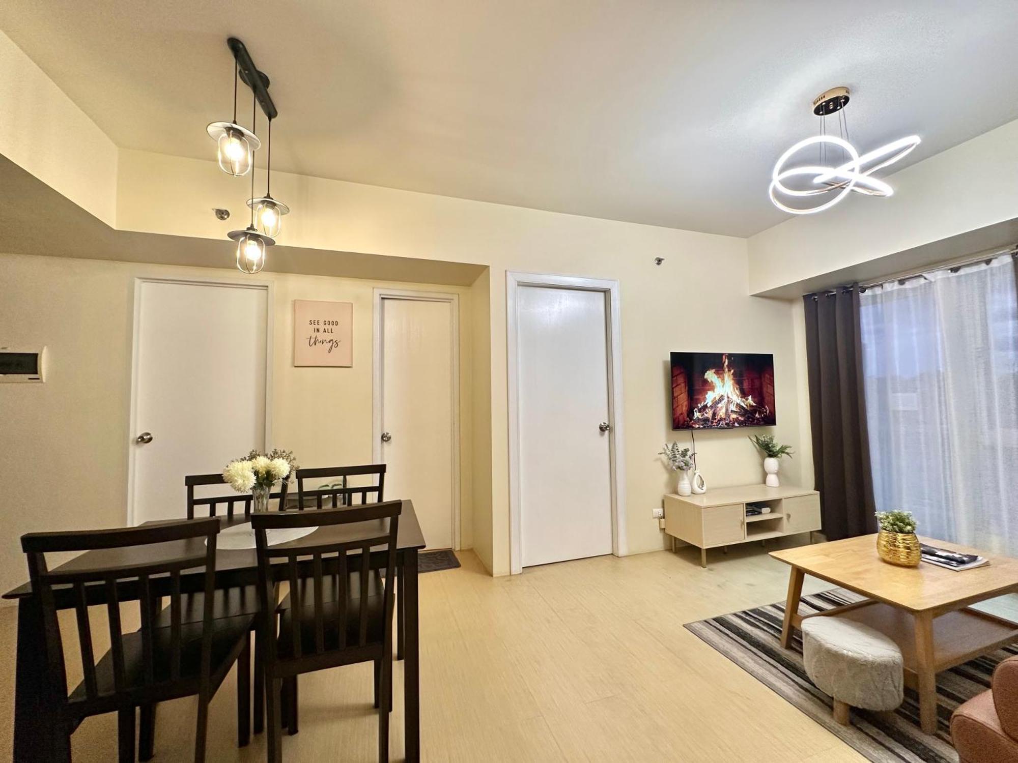 2-Bedroom Condo Unit With Balcony At Centrio Tower Beside Ayala Centrio Mall Downtown Cdo كاجايان دي أورو المظهر الخارجي الصورة