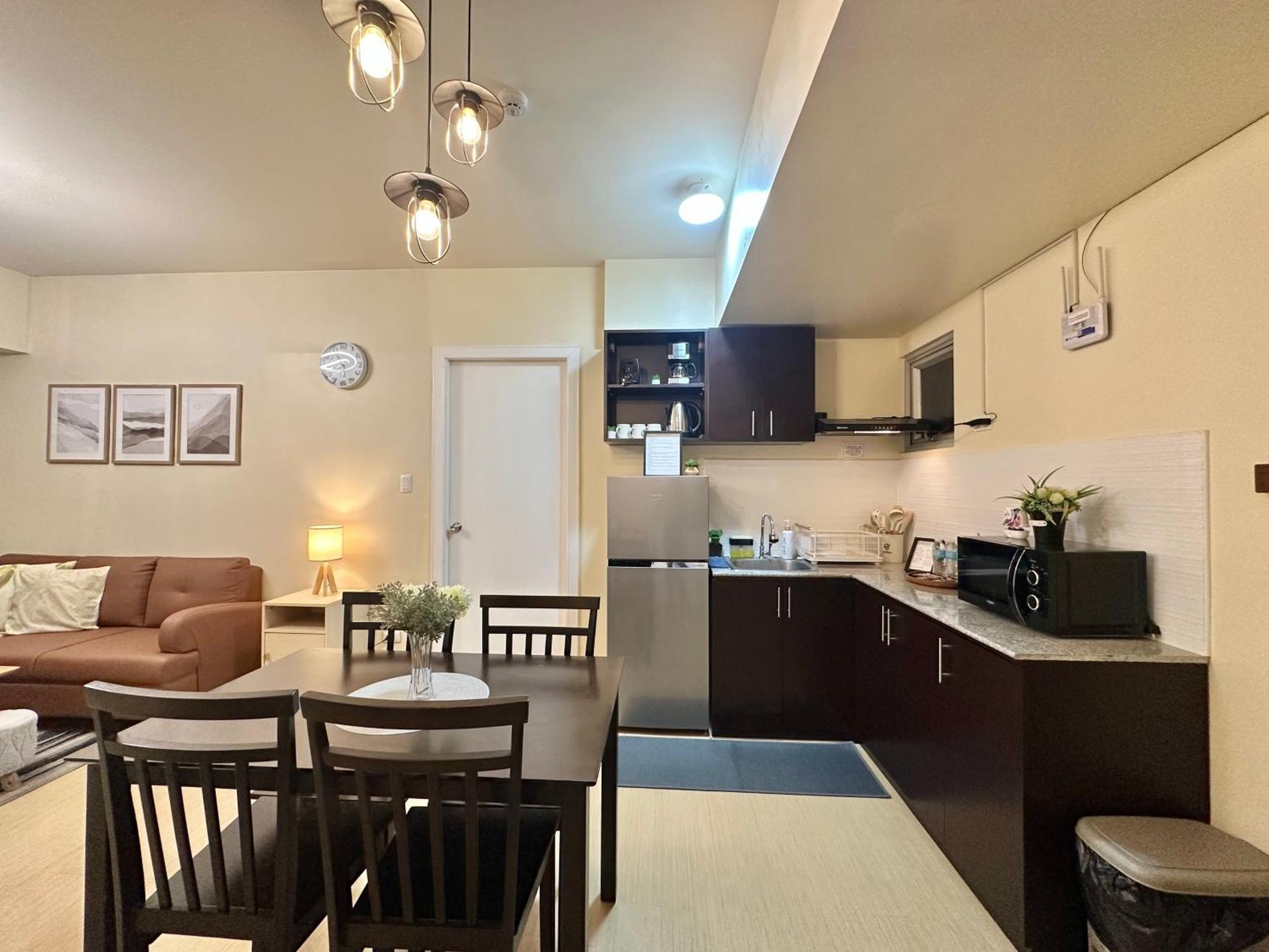 2-Bedroom Condo Unit With Balcony At Centrio Tower Beside Ayala Centrio Mall Downtown Cdo كاجايان دي أورو المظهر الخارجي الصورة
