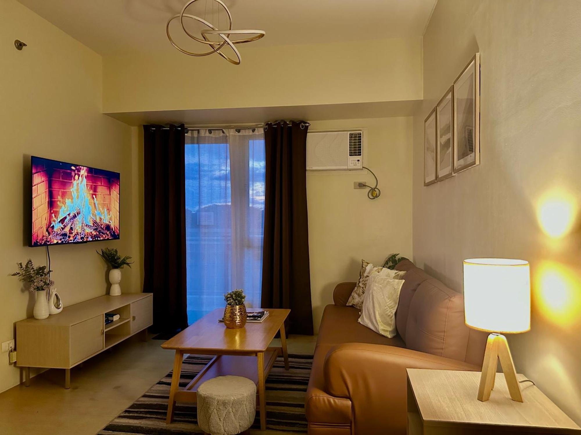 2-Bedroom Condo Unit With Balcony At Centrio Tower Beside Ayala Centrio Mall Downtown Cdo كاجايان دي أورو المظهر الخارجي الصورة