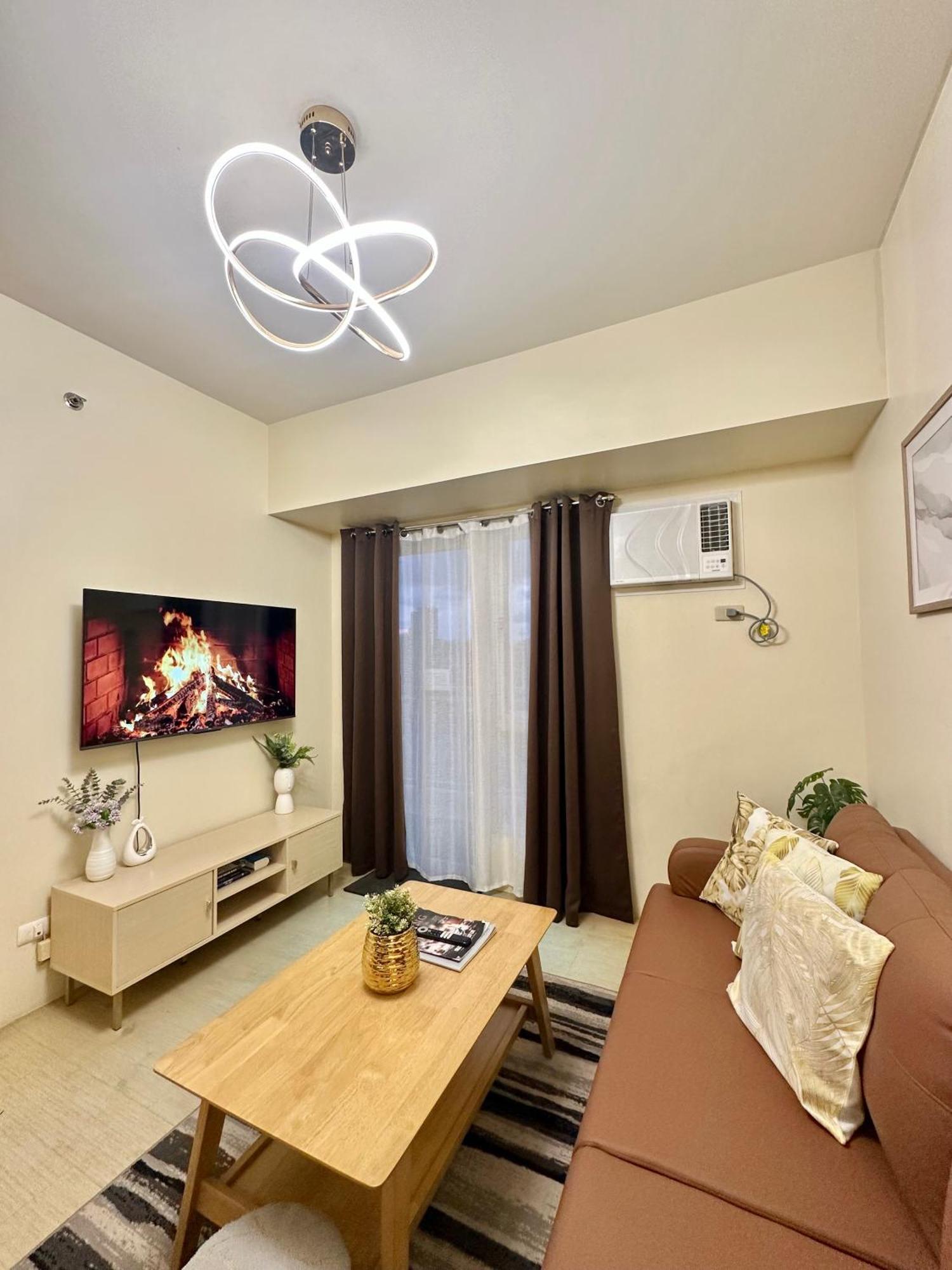 2-Bedroom Condo Unit With Balcony At Centrio Tower Beside Ayala Centrio Mall Downtown Cdo كاجايان دي أورو المظهر الخارجي الصورة