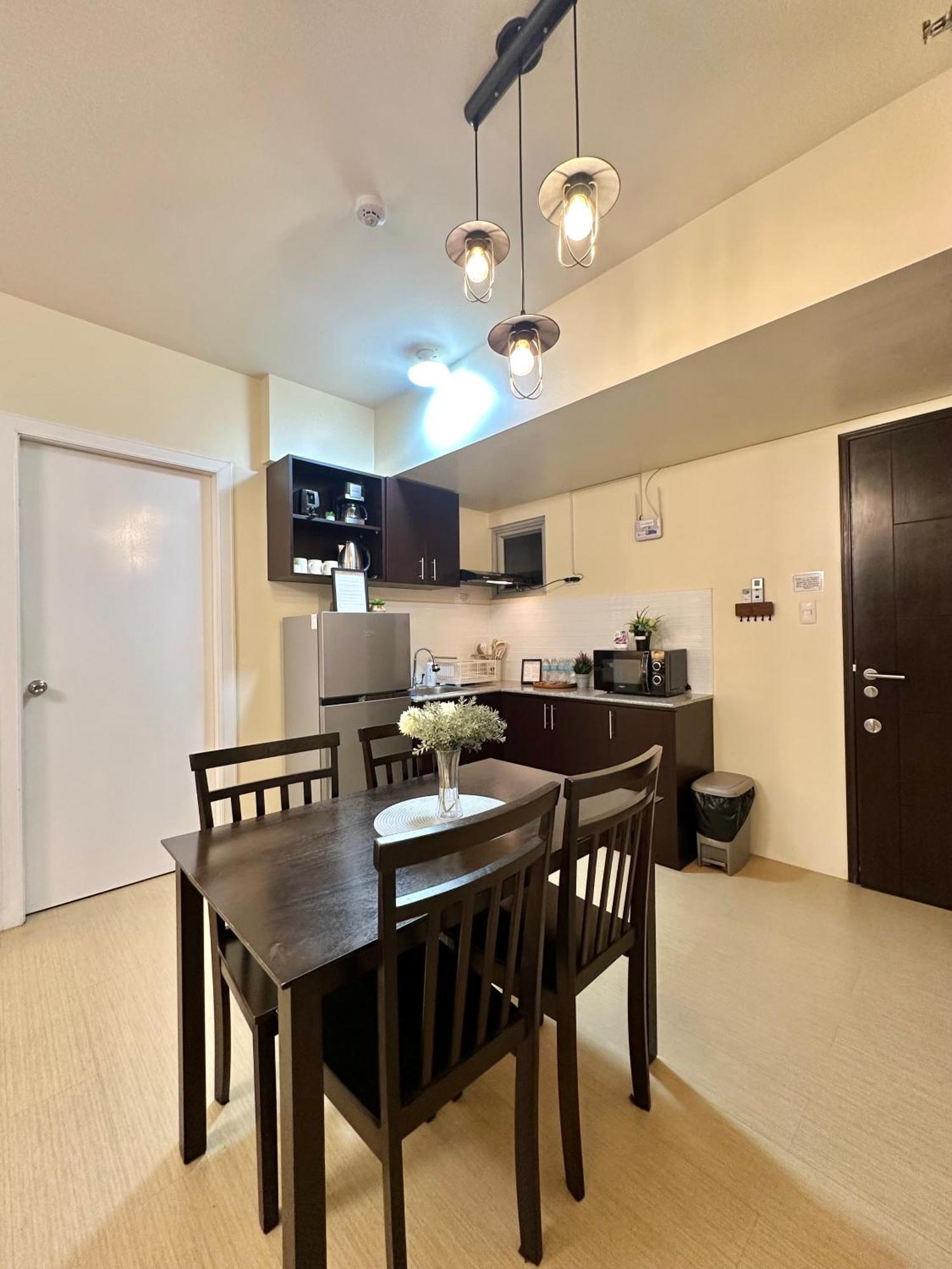 2-Bedroom Condo Unit With Balcony At Centrio Tower Beside Ayala Centrio Mall Downtown Cdo كاجايان دي أورو المظهر الخارجي الصورة